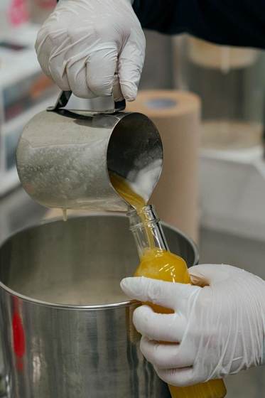 Bottling fresh-pressed perilla oil